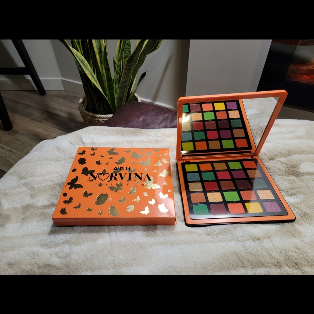 ANASTASIA BEVERLY HILLS NORVINA PRO PIGMENT PALETTE VOL.3